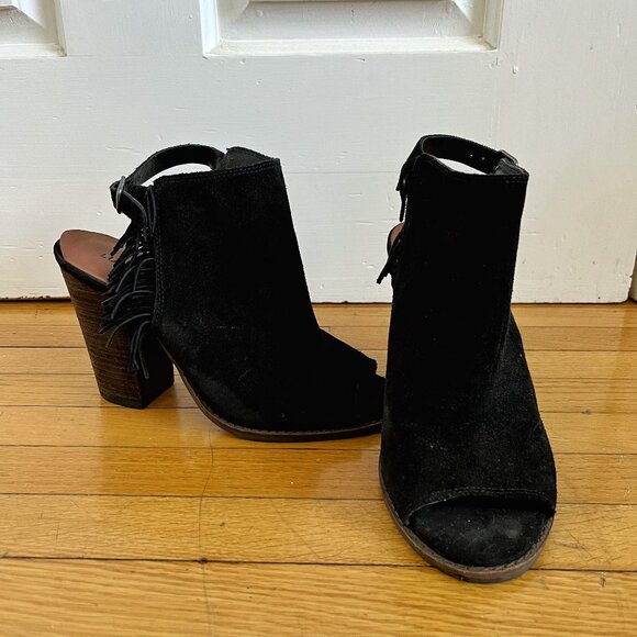 Black Lucky Brand Suede Fringe Boho Open Toe Block Heels - Picture 3 of 7